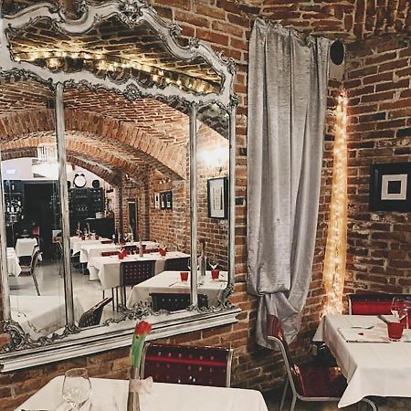 Cortiletto D'Alba Camere Con Ristorante Eksteriør bilde