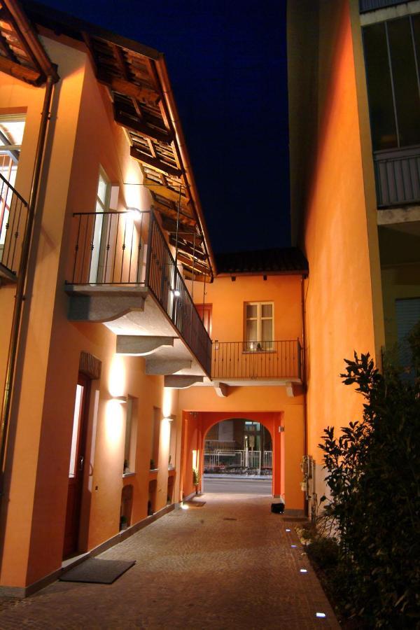 Cortiletto D'Alba Camere Con Ristorante Eksteriør bilde