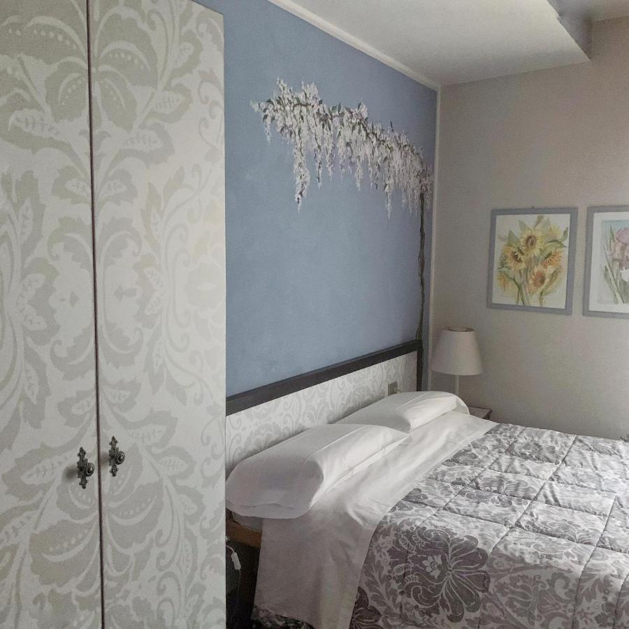 Cortiletto D'Alba Camere Con Ristorante Eksteriør bilde