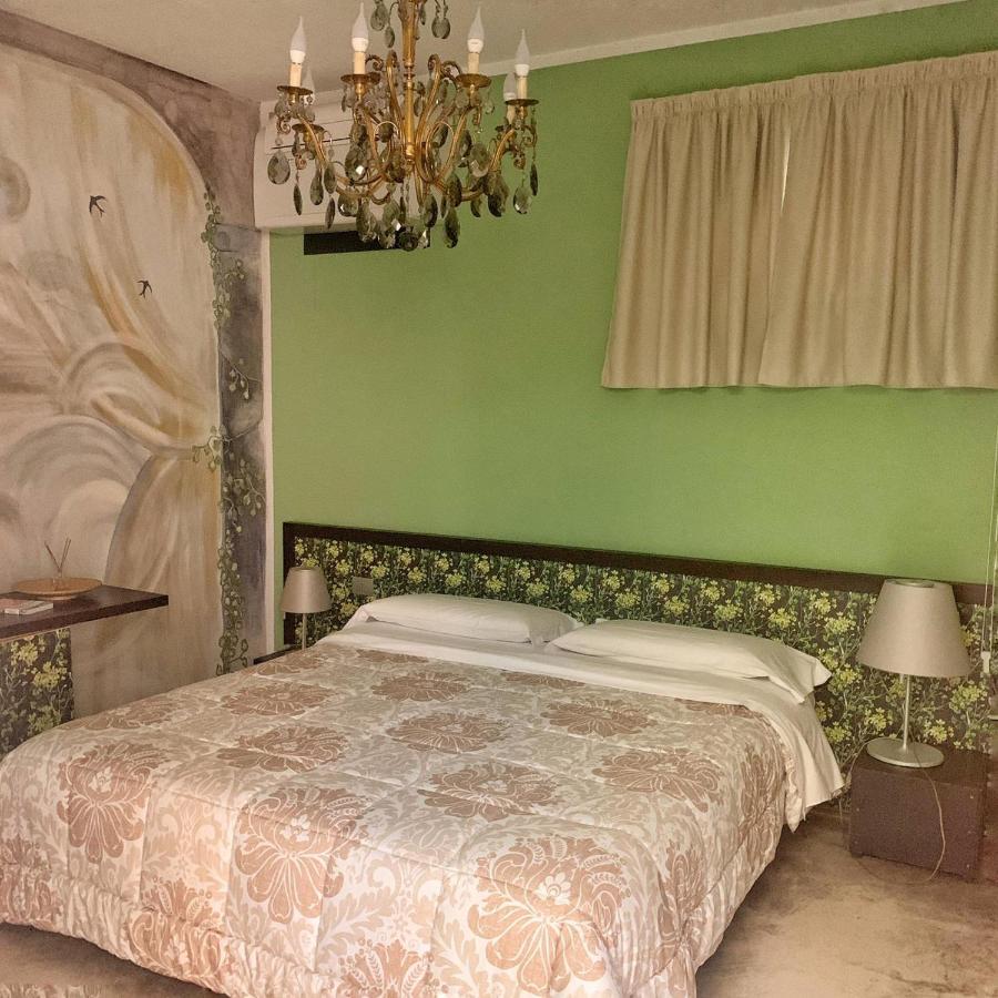 Cortiletto D'Alba Camere Con Ristorante Eksteriør bilde