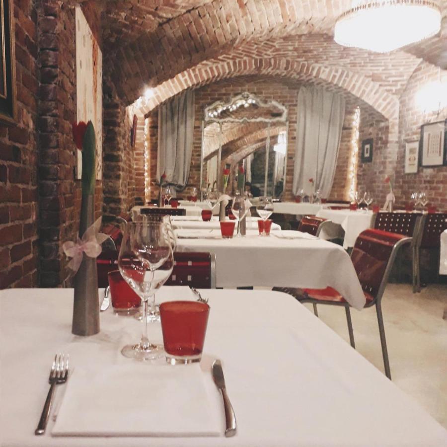 Cortiletto D'Alba Camere Con Ristorante Eksteriør bilde